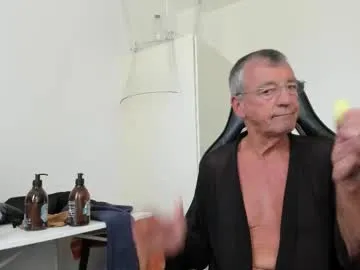 200gentleman Image 7