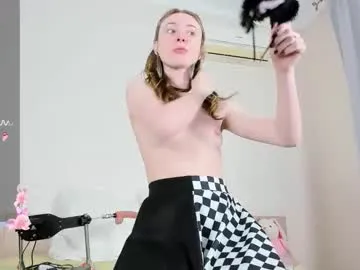 adelina_cowell Image 19