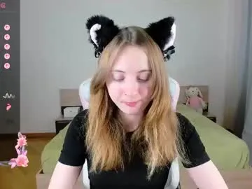 adelina_cowell Image 5