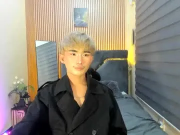 alluring_alpha Image 2