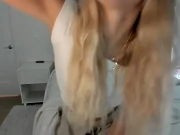 ariah_is_blonde Image 11