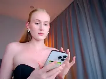 blondiemermaid Image 14