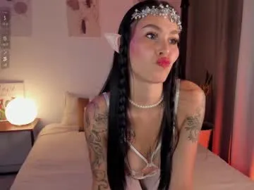 carolinerousev Image 8