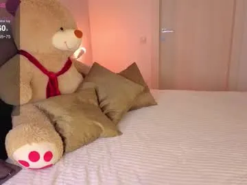 caseykissing Image 7