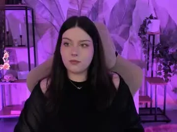 coralinekeyns Image 15