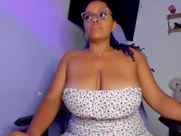 corinastonee Image 5