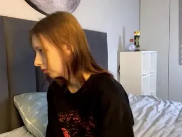 ellie_hollow Image 18