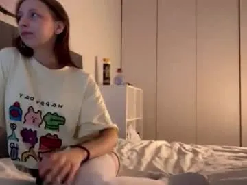 ellie_hollow Image 2