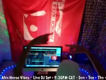 frenchkissdjfk Image 5