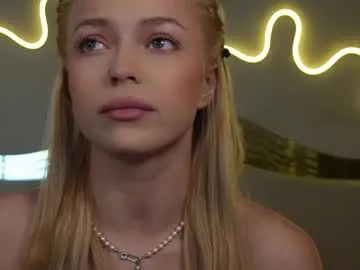 kelly_peachpiee Image 14