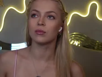 kelly_peachpiee Image 16