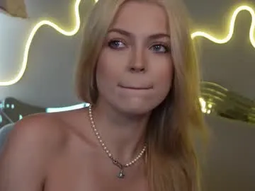 kelly_peachpiee Image 18