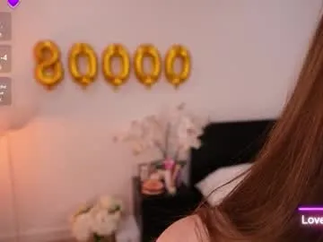 lilly_colins Image 13