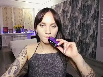 little_birdy's Thumb Image