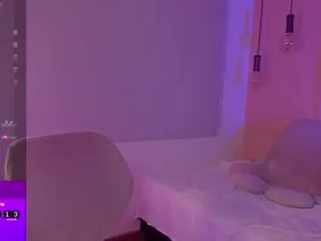 lovely_emma18 Image 19