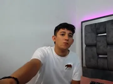 maximo_and_isa Image 12