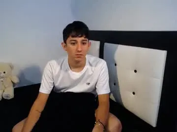 maximo_and_isa Image 14