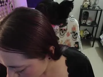 mia_adams_red Image 13