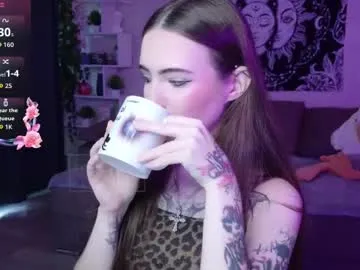 naugghtynikki Image 12