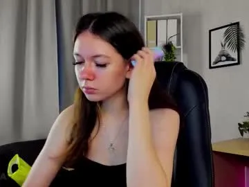 nicole_charm Image 4