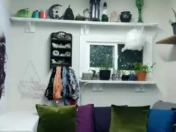 petite_emeri Image 2