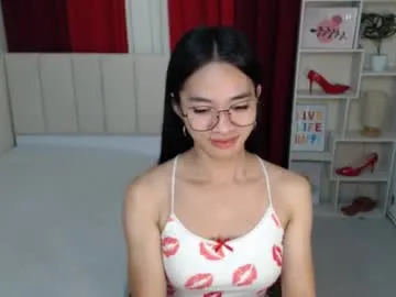 petiteasianmarian Image 4