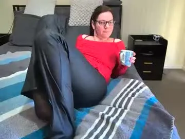 playfulcurvymilf Image 2