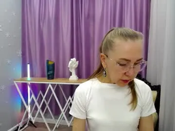 queen_a_n_i Image 18