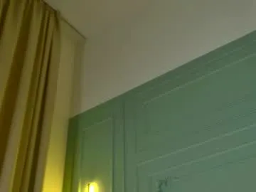 sara_lewiis Image 10