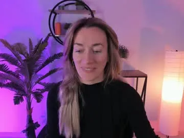 save_the_qween's Thumb Image