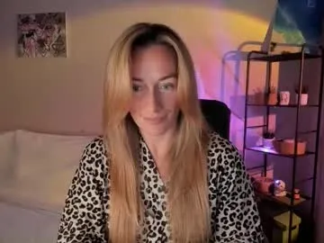 save_the_qween Image 18