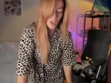 save_the_qween Image 19