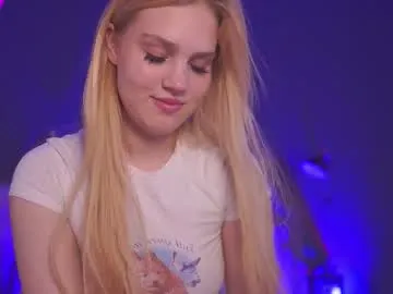 sexy_blonde_doll Image 5