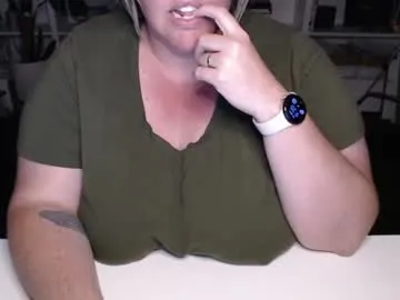 squirtymilfjess Image 14