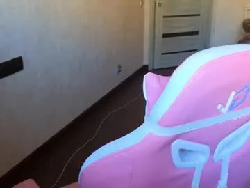 stefany_and_bettany Image 5