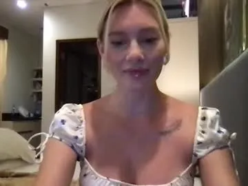 stella_loveu's Thumb Image