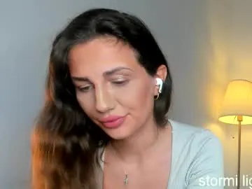 stormi_light Image 13