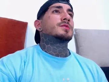 twonaugthy77 Image 19