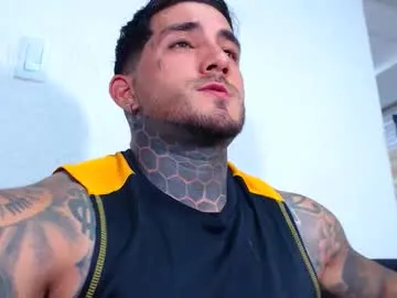 twonaugthy77 Image 5