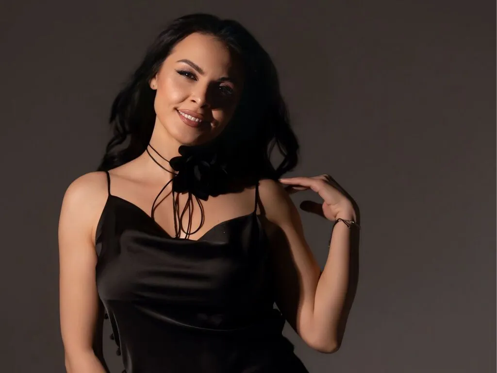 AngelinaKunis's Thumb Image